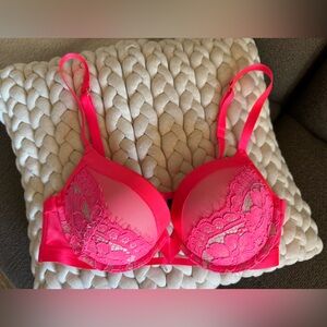 Victoria's Secret Very Sexy Push Up Bra 36C Pink Floral Lace